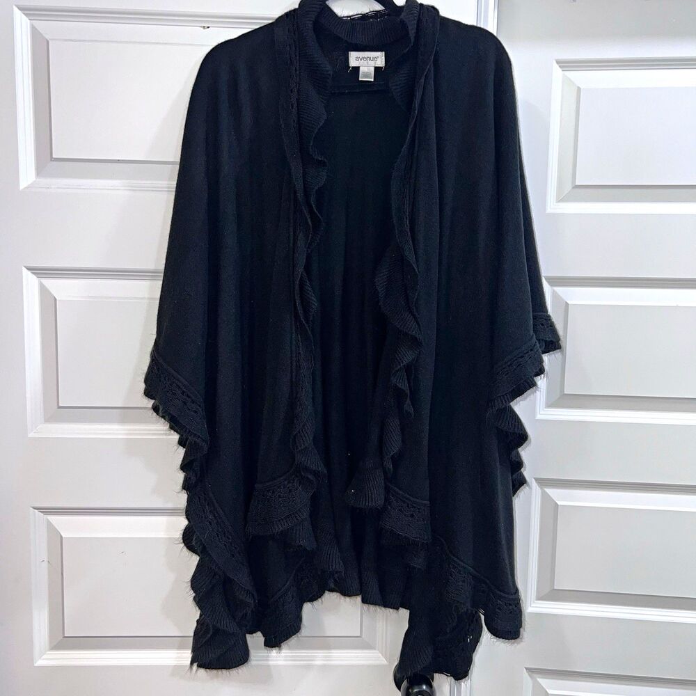 Avenue Women's Black Knit Solid Ruffle Trim Shawl/Wrap Poncho One Size Plus